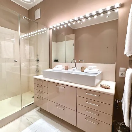 Turm Kaps Luxury Direkt Am Golfplatz By Belle Nyaraló Kitzbühel